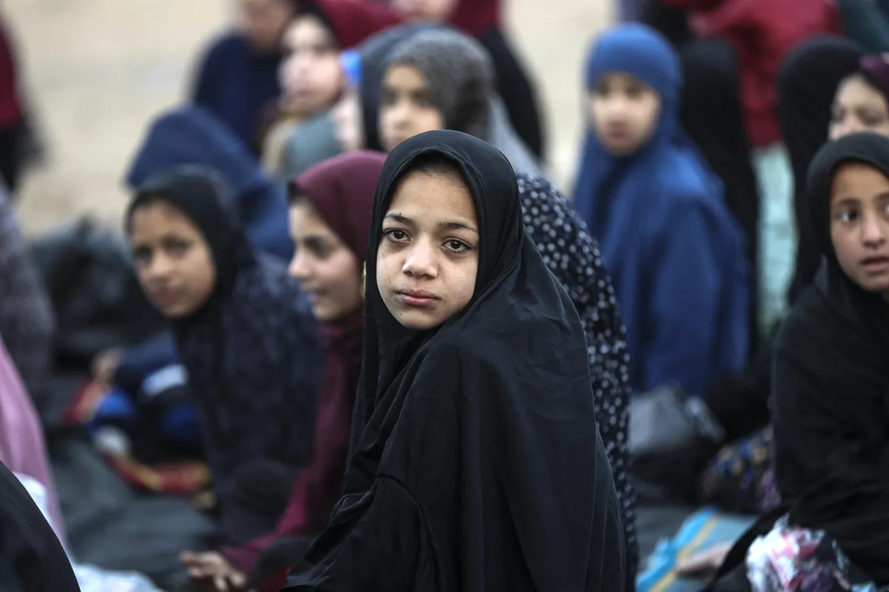 Netanyahunun eşi çocuklarına yapılanlar yüzünden isyan etti: Babaları yüzünden...