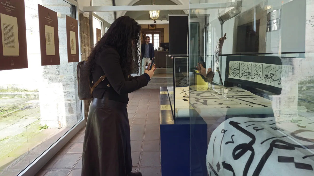 Osmanlının tuğra ve kitabe tasarımları ortaya çıktı! Büyük sanatçı Râkım Efendi böyle çalışmış