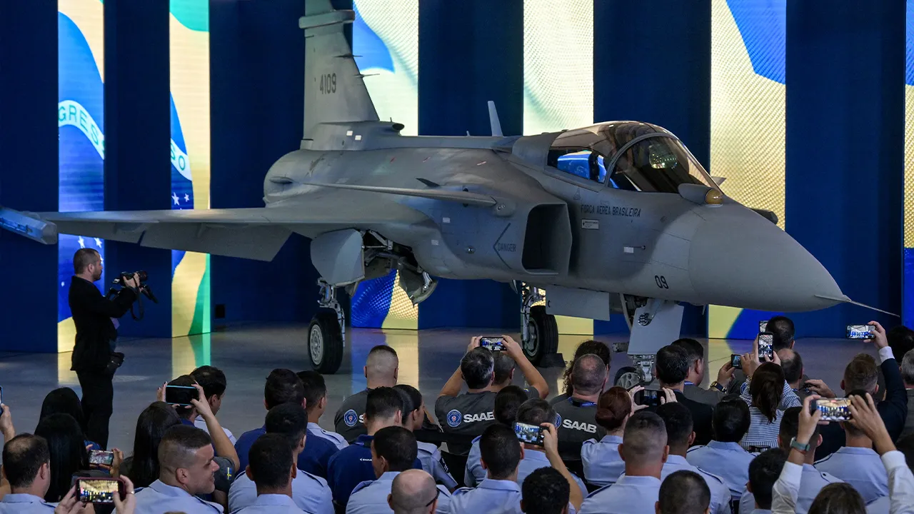 Ülkede tarihi gün! İlk süpersonik savaş uçakları görücüye çıktı