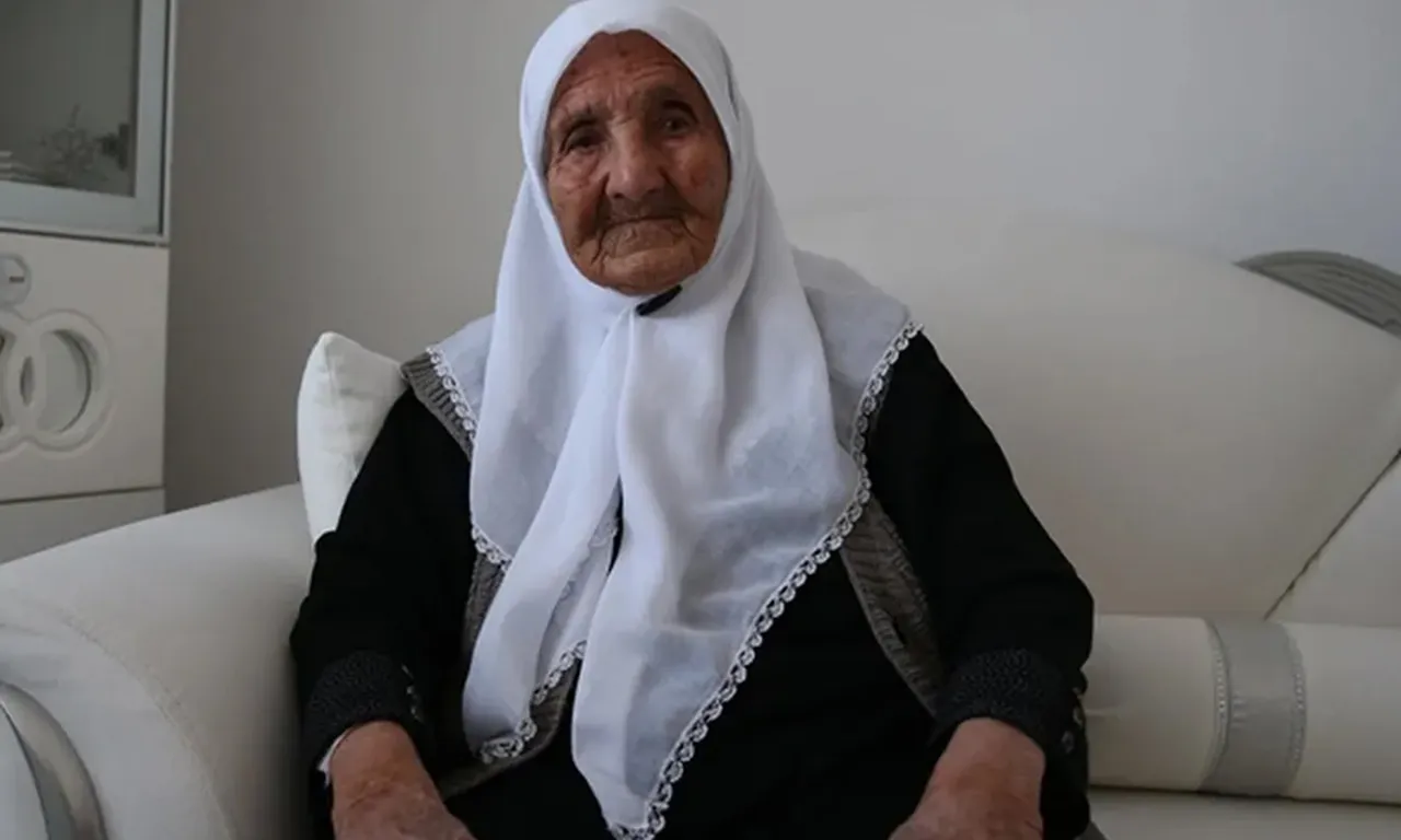 110 yaşındaki Şemsi Nine sosyal medyayı salladı! Uzun hayat sırrı akıma dönüştü