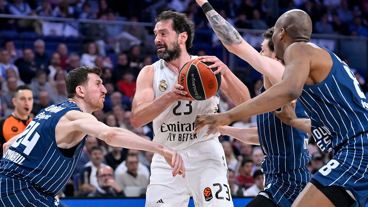 Anadolu Efes, Real Madrid'e mağlup oldu