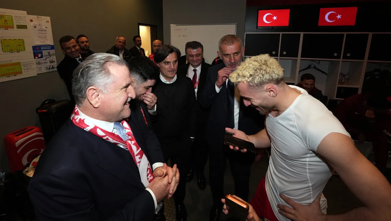 Bakan Bak: Cumhurbaşkanımız takımı telefonla tebrik etti