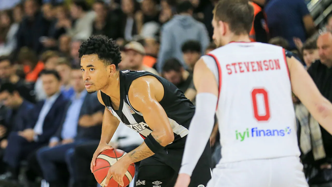  Beşiktaş GAİN'den Manisa Basket'e büyük fark