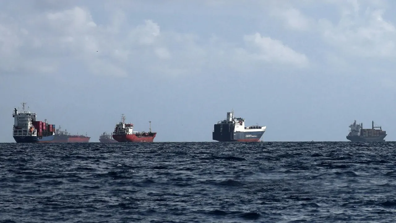 İran duyurdu: Hürmüz Boğazı yeniden kapatıldı