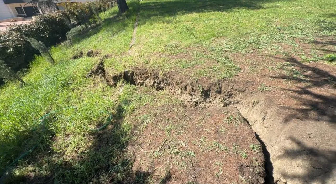 Valilik konutu tehlikede! Güvenlik önlemleri alındı, çatlaklar ilerliyor