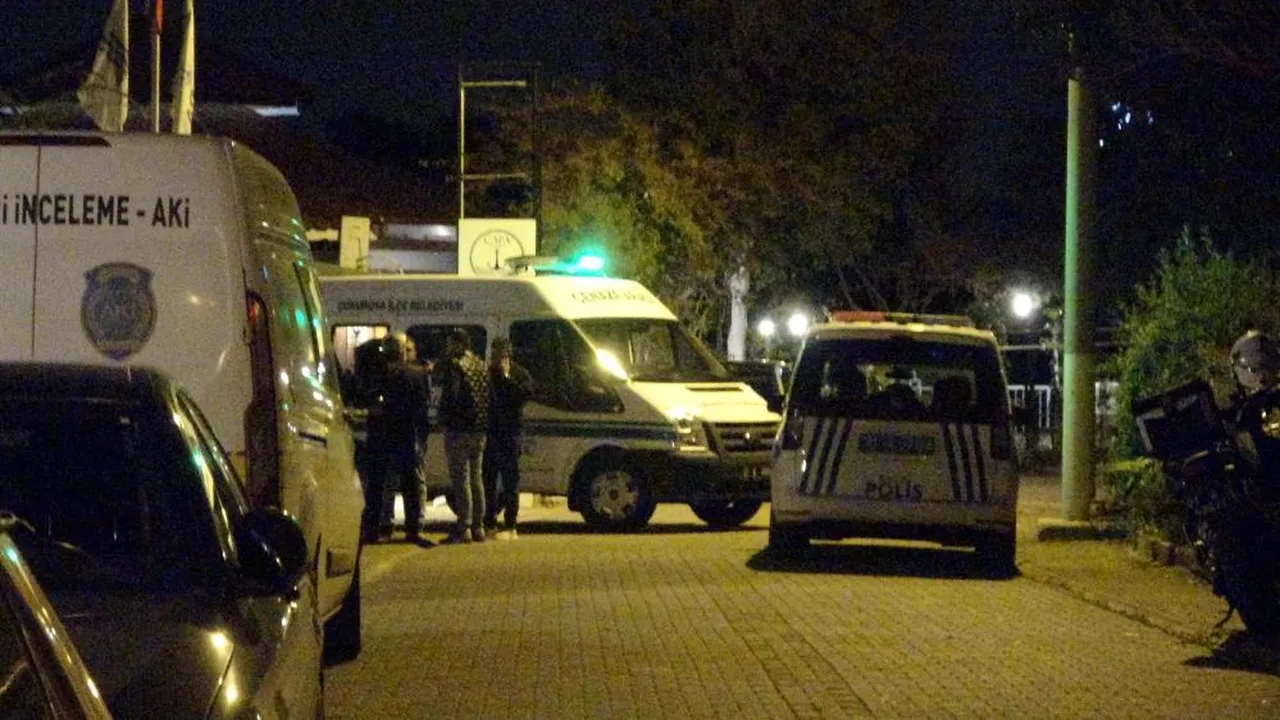 Adana'da sıcak saatler! Önce selamlaşıp sonra çatıştılar, ölü ve yaralı var