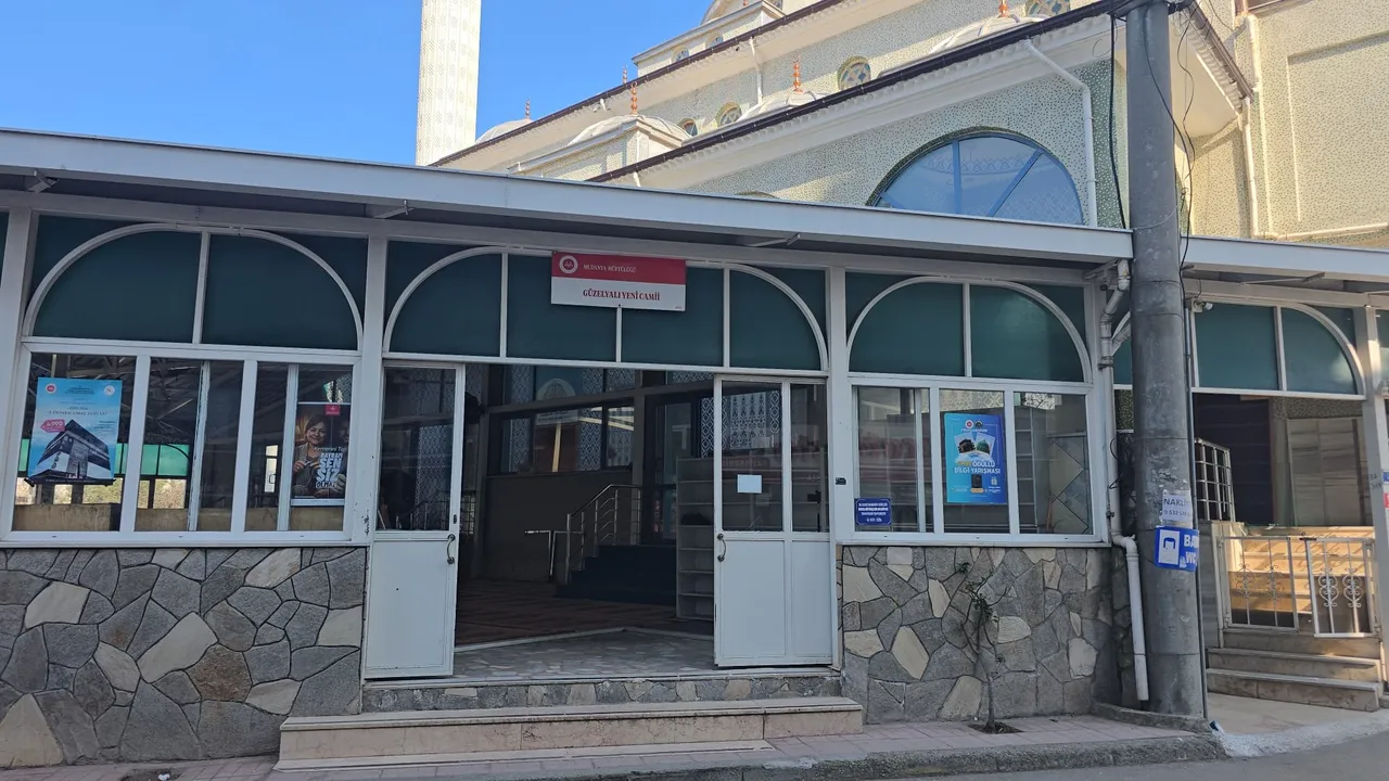 Camide hırsızlık kamerada! “Bu daha başlangıç” dedi, ekipler harekete geçti