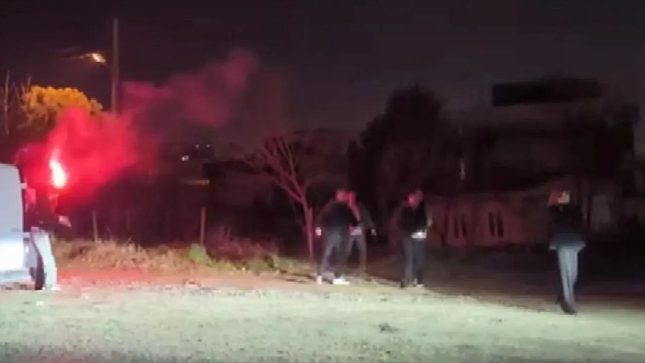 Dayak ortasında evlilik teklifi! Panik anları mutlulukla bitti