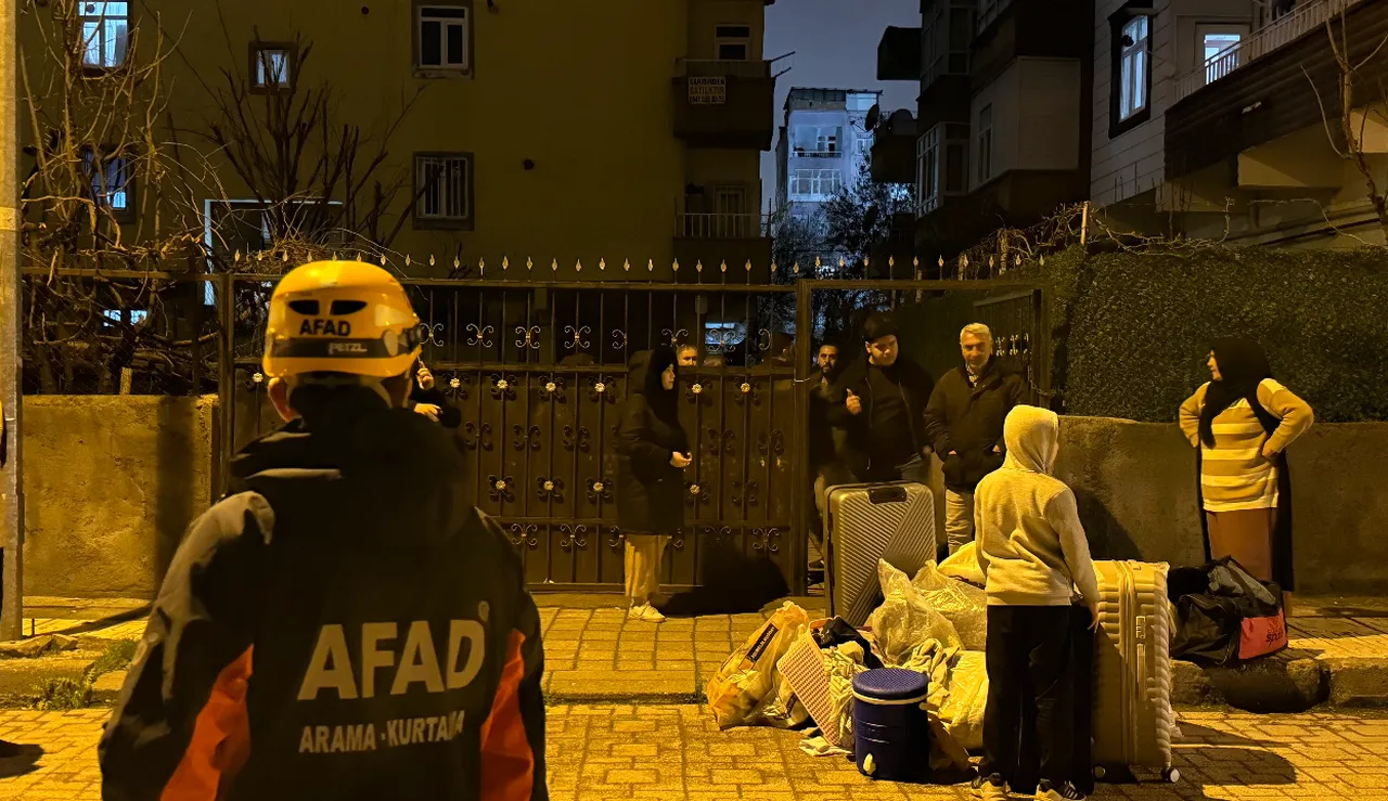 Diyarbakır'da korkutan gece! Apartmandan gelen ses 51 kişiyi evinden etti