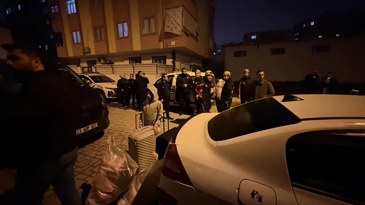 Diyarbakırda korkutan gece! Apartmandan gelen ses 51 kişiyi evinden etti