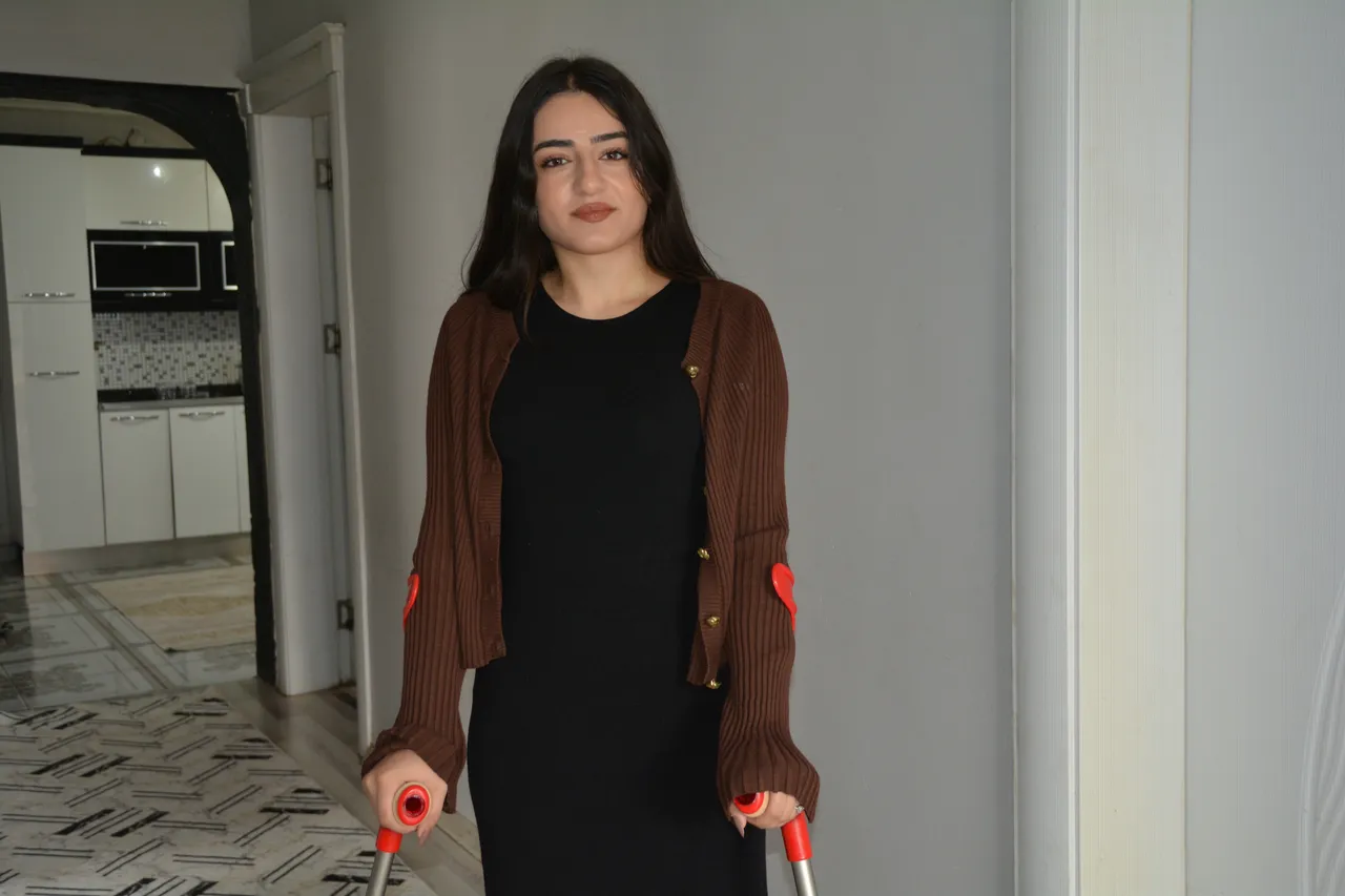 Hastalığına rağmen yılmadı! Üniversiteli Şevin'in tek hayali var