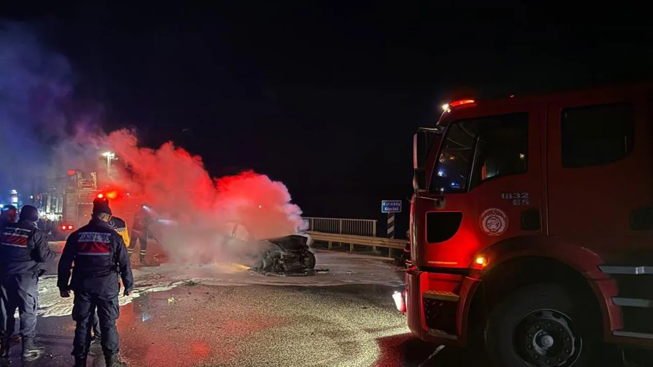 Lüleburgaz'da zincirleme kaza! 4 araç birbirine girdi, yaralılar var
