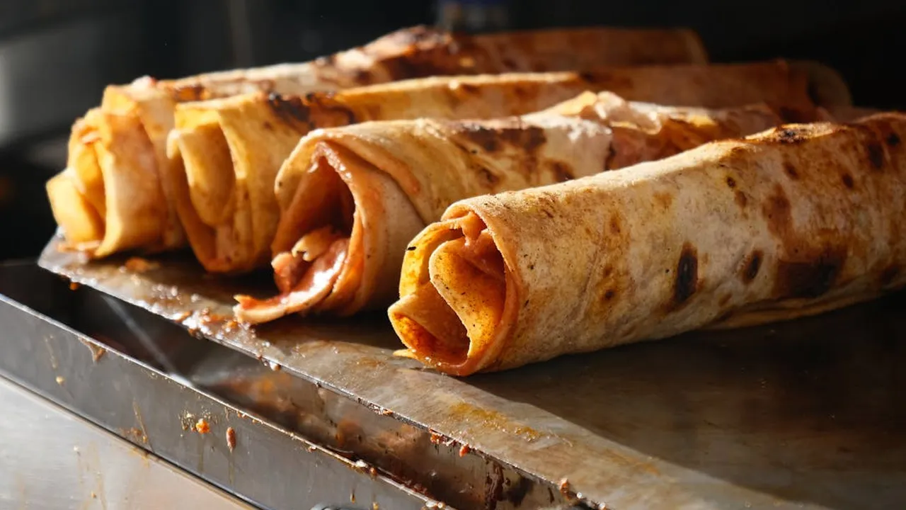 Tavuk döner yiyen 25 kişi hastanelik oldu! Polis inceleme başlattı