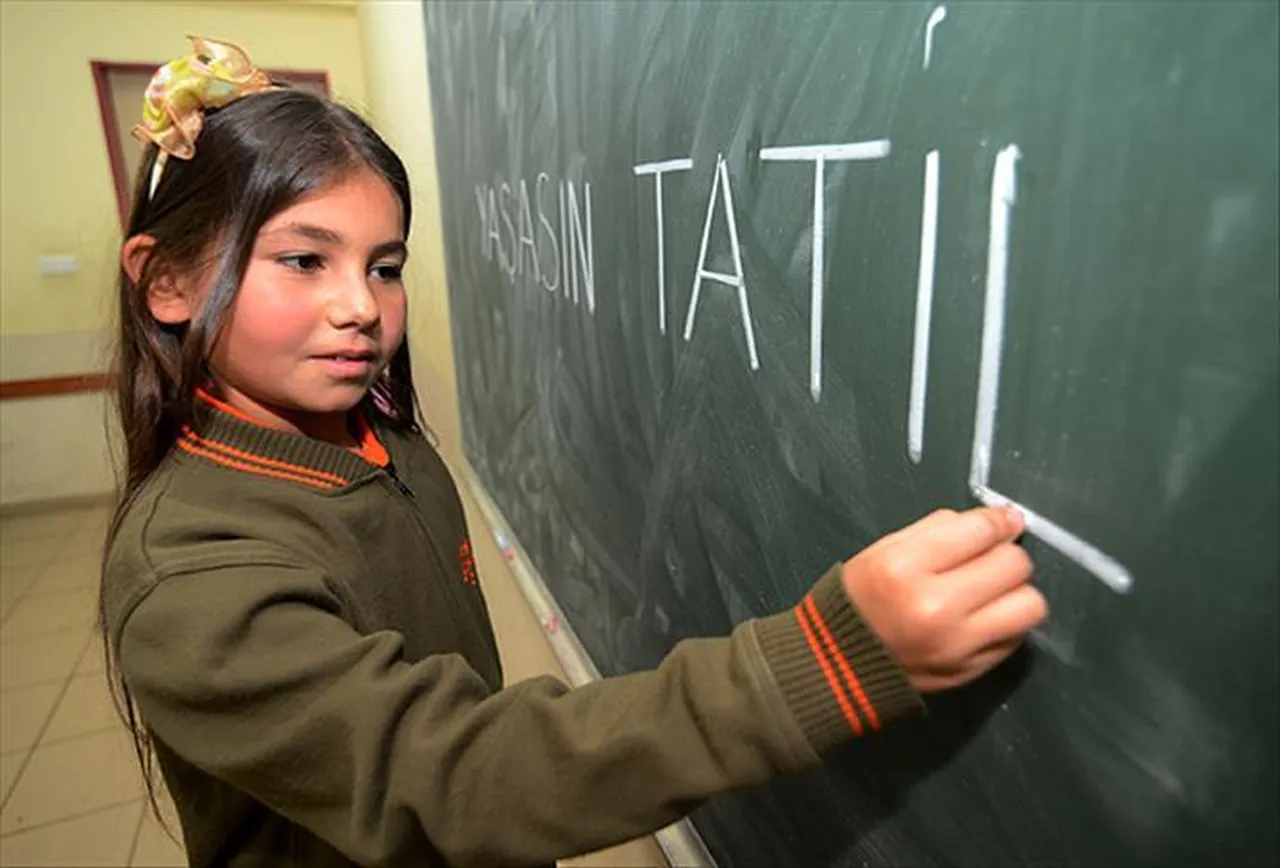 Yaz tatiline geri sayım başladı! 2026 okulların kapanmasına kaç gün kaldı?