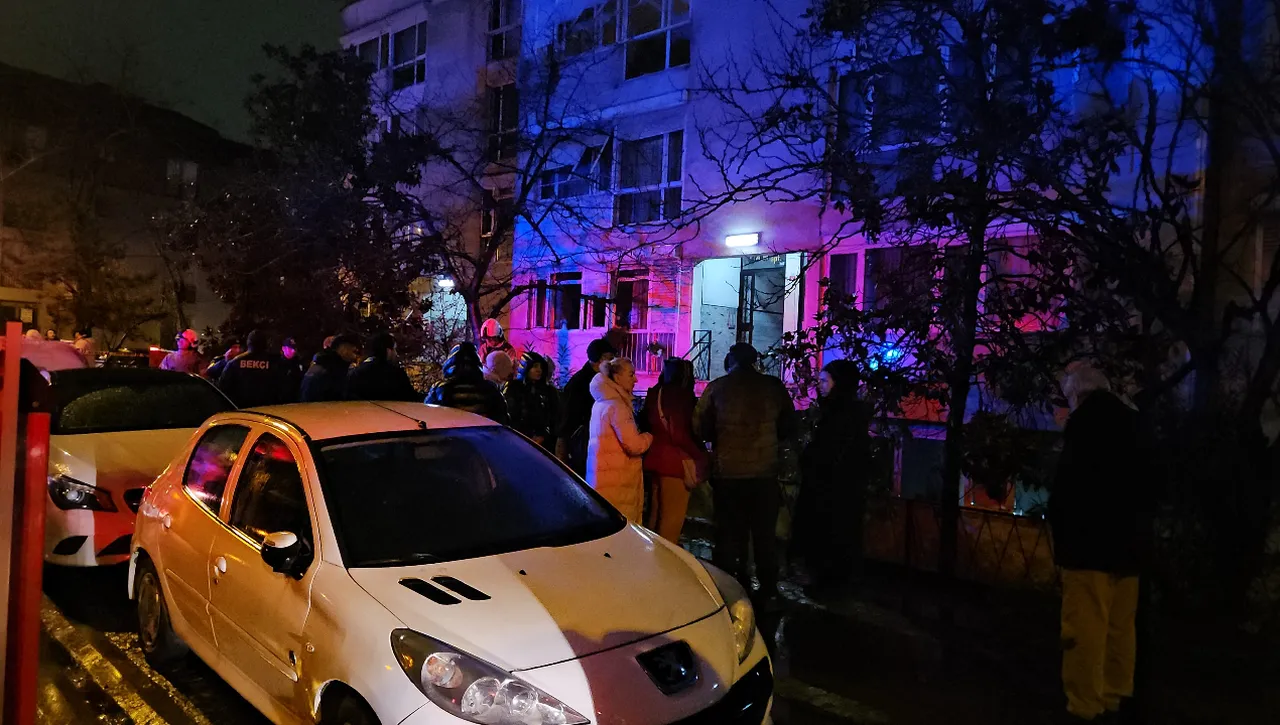 Beşiktaş'ta bina yangını! İnsanlar tahliye edildi