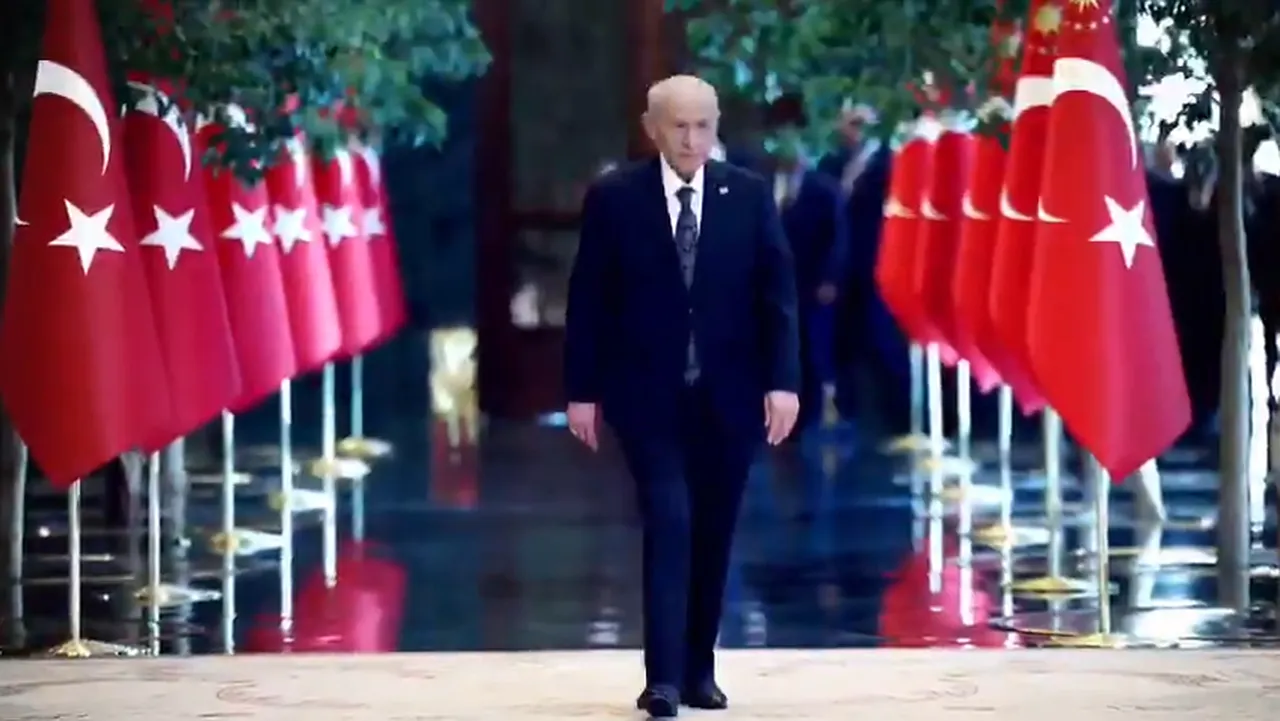 Devlet Bahçeli için yeni şarkı! "Yanlış hesabı olan vazgeçsin hevesinden"