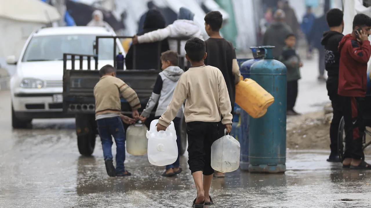 Gazze'de çocuk olmak... Oyun değil 'hayat' savaşı!