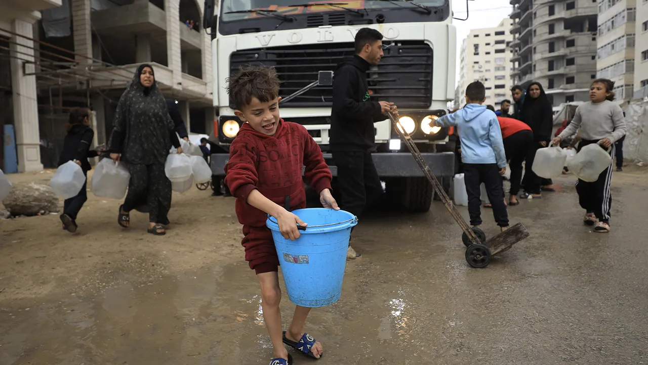 Gazze'de çocuk olmak... Oyun değil 'hayat' savaşı!
