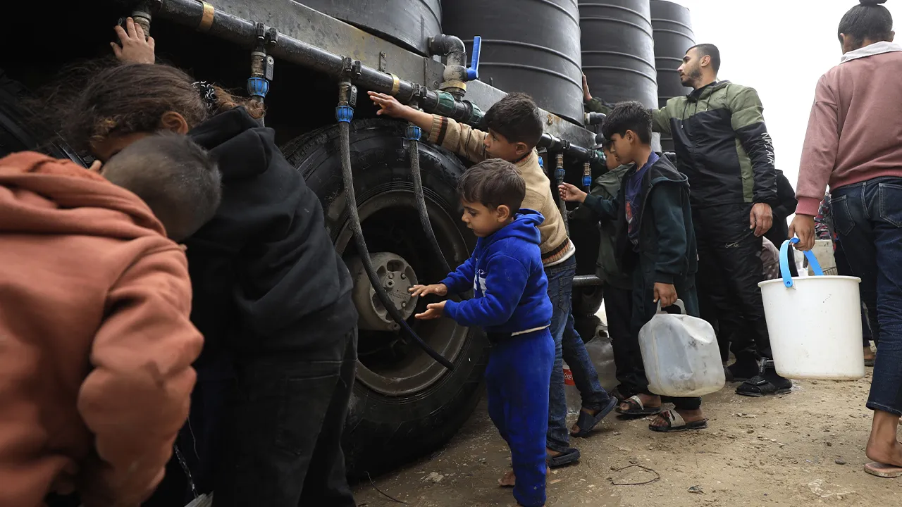 Gazze'de çocuk olmak... Oyun değil 'hayat' savaşı!