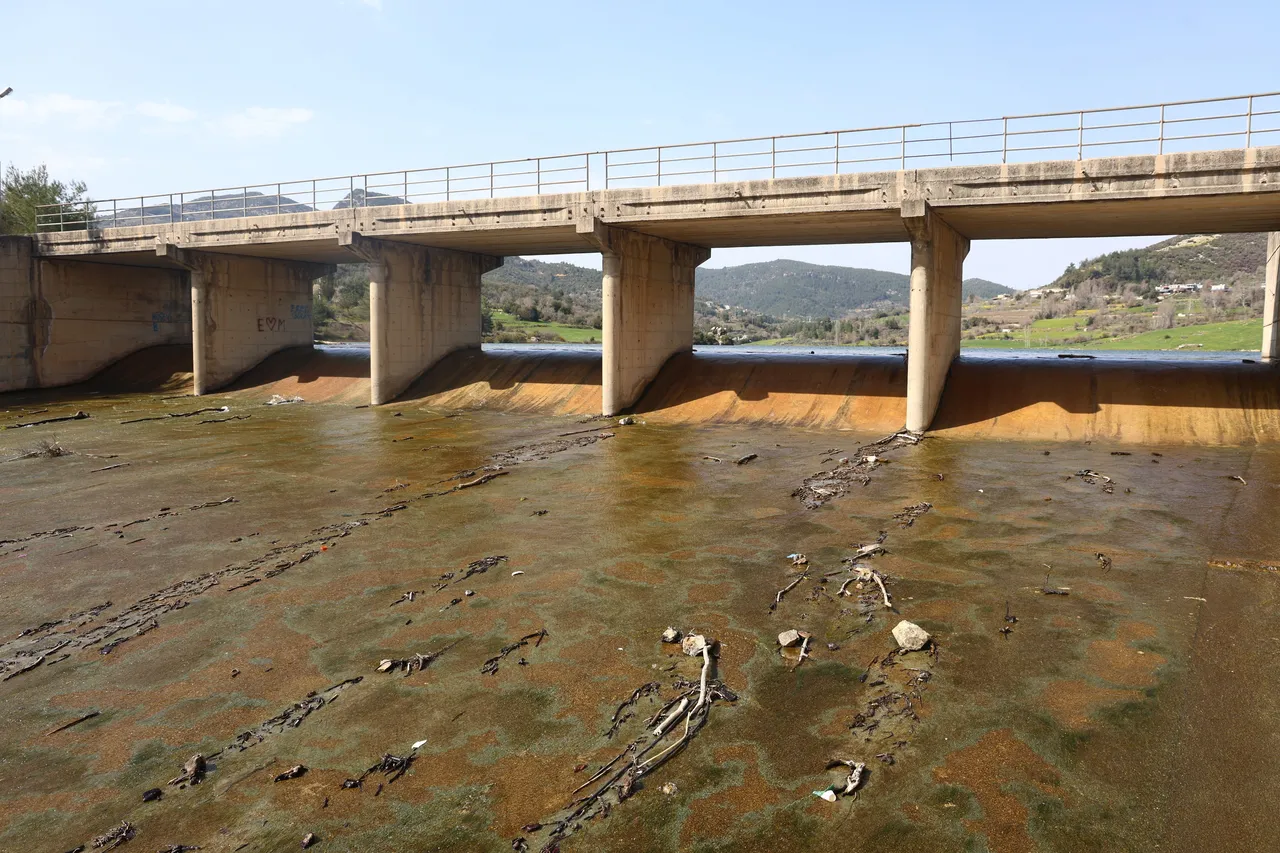 Hatay’da 10 yıl sonra ilk! 1,5 milyon kişinin can suyu kuruyan Yayladağı Barajı yüzde 100 doldu