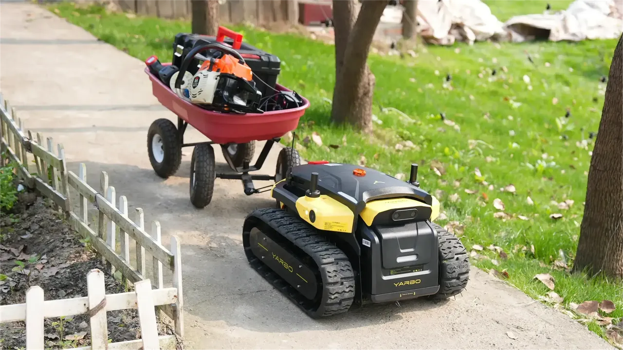 Hedefini 25e katladı! Bu robot yok artık dedirtiyor: Çim biçiyor, kar kürüyor, yaprakları topluyor