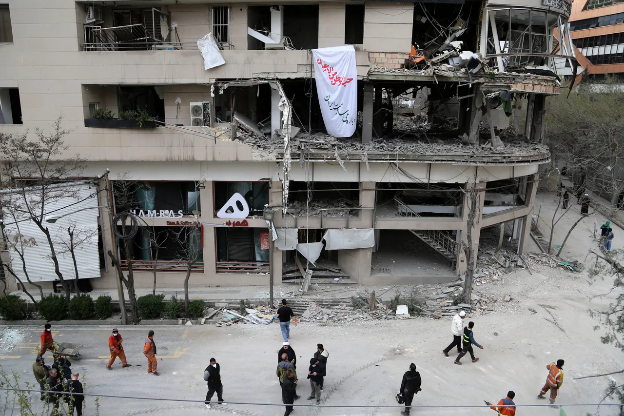 İran'dan füze saldırısı! İsrail'de sanayi tesisinde patlama, alevler yükseldi