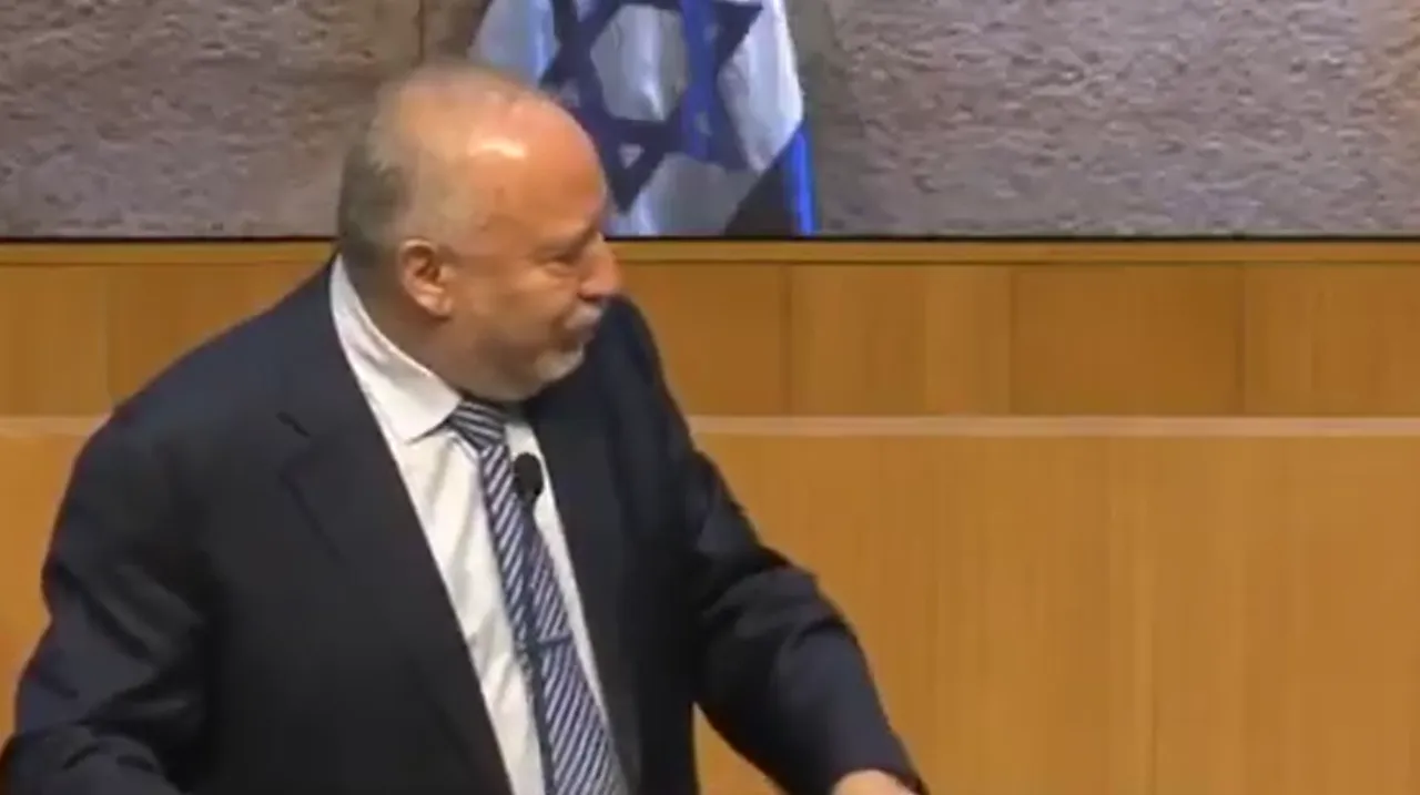 İsrail parlamentosunda siren sesleri! Füze saldırısı sonrası oturuma ara verildi