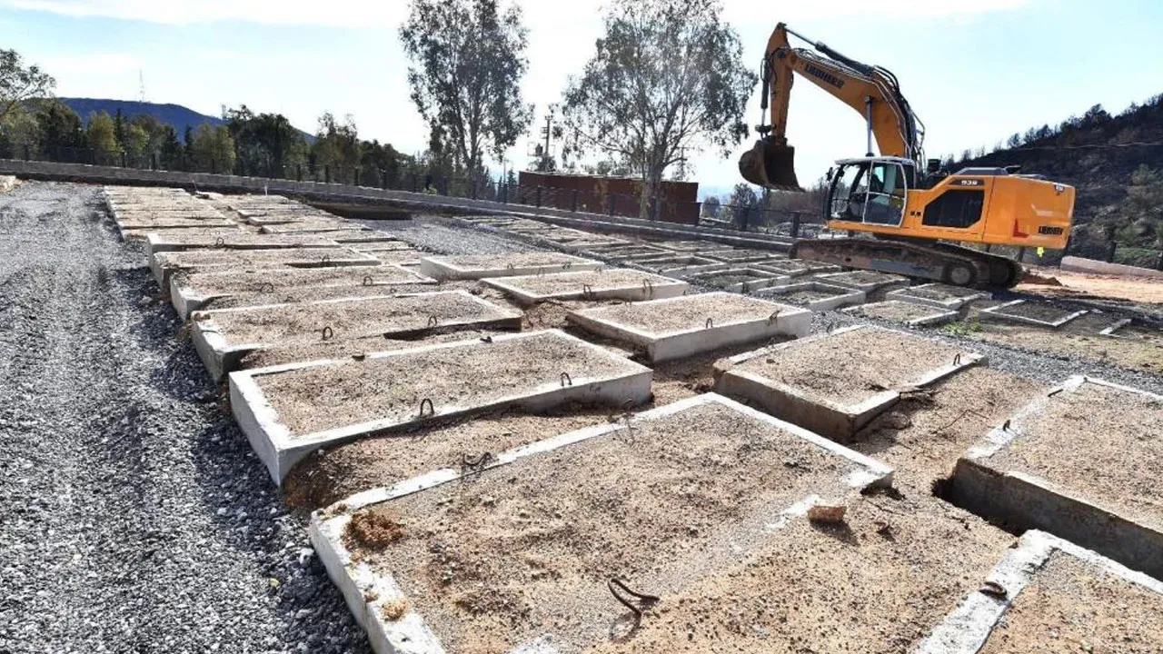 İzmir'e mezarlık yetmiyor! 70 futbol sahası büyüklüğünde alan kazıldı