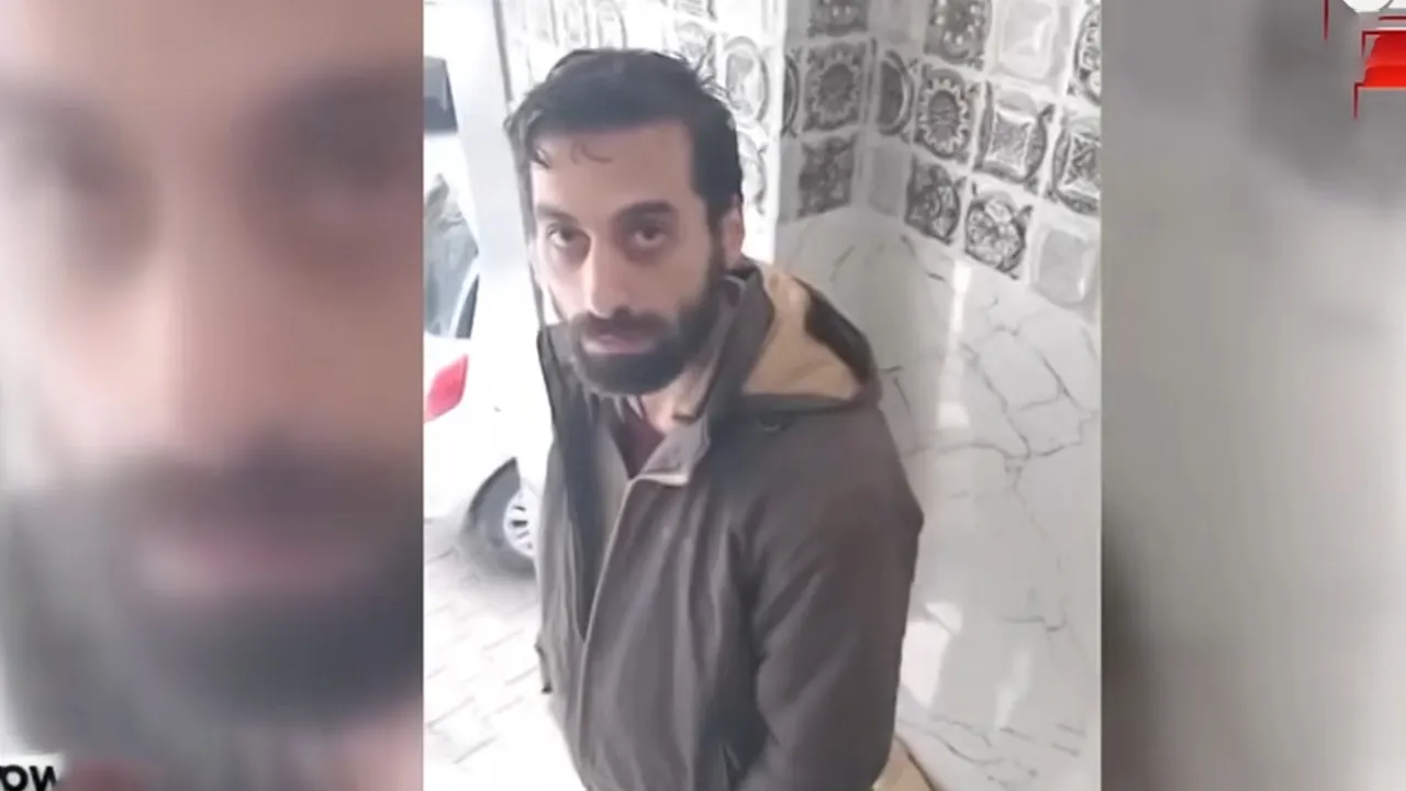 Ne yardım kabul ediyor ne konuşuyor... 4 yıldır aynı eşikte bekleyen gencin film gibi hikayesi