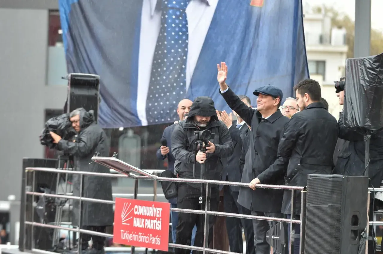 Özel'den 'Uşak' açıklaması: CHP yolsuzluktan değil  bu görüntülerden rahatsız