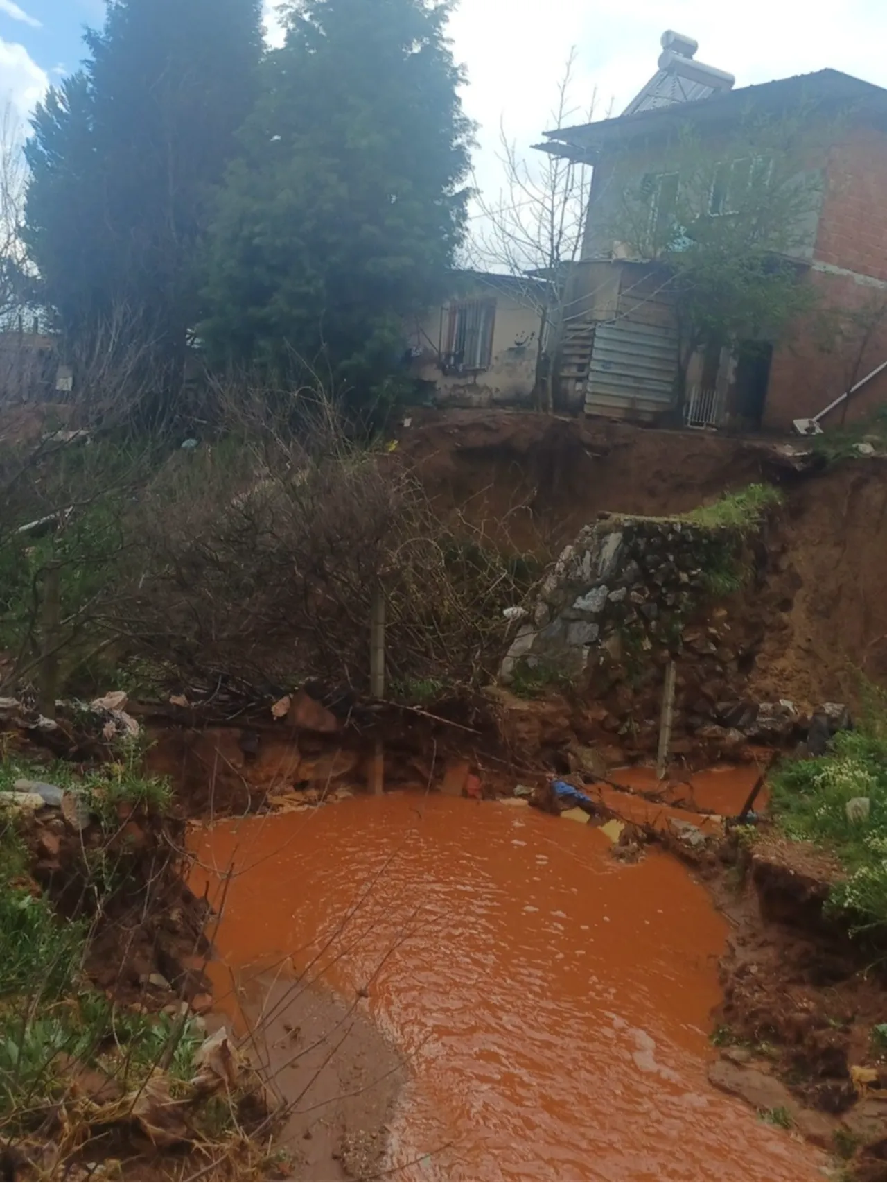 Sağanak sonrası Venedik’e döndü! Aydın’da tahliyeler botla yapıldı, suyun boyu 1 metreyi aştı