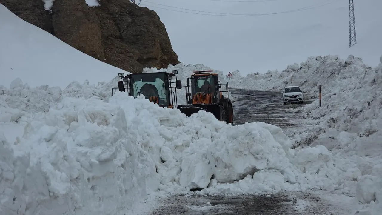 Türkiye'nin kar rekoru kırıldı! Kayak merkezlerini bile solladı