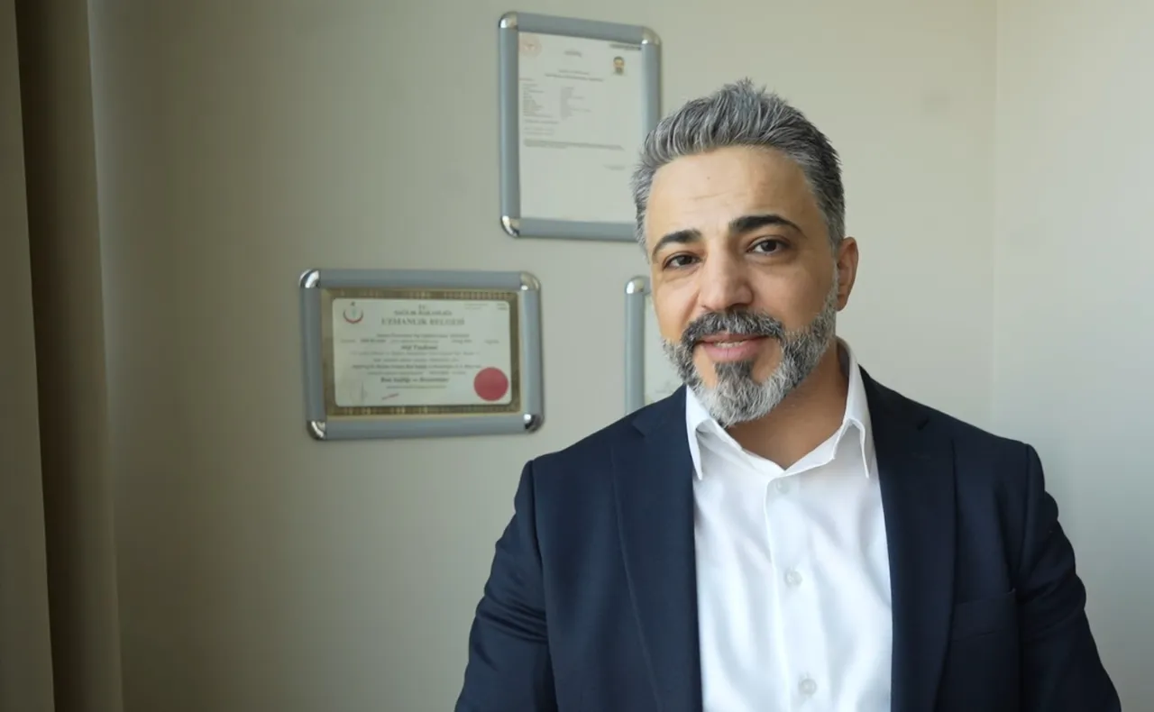 Yapay zekaya kanan 500 kişi parasını kaptırmış: Doktorun yüzüyle dünyayı dolandırdılar