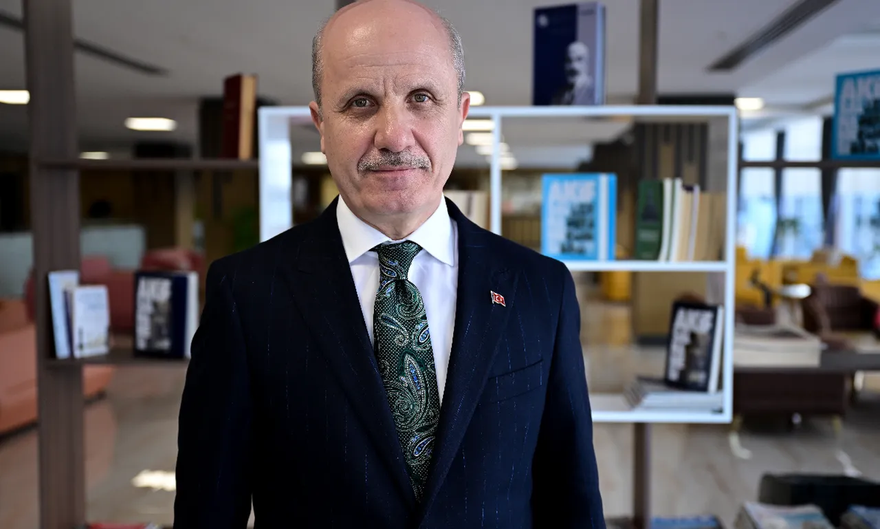 YÖK Başkanı Özvar: Üniversitenin 3 yılda bitirilebilmesi büyük bir projenin parçası