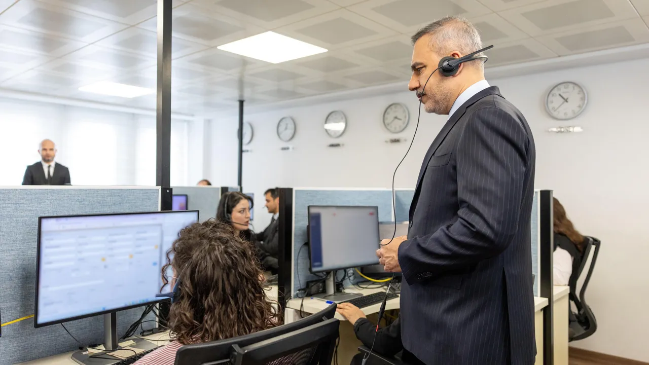 Bakan Fidan'dan Konsolosluk Çağrı Merkezi'ne ziyaret