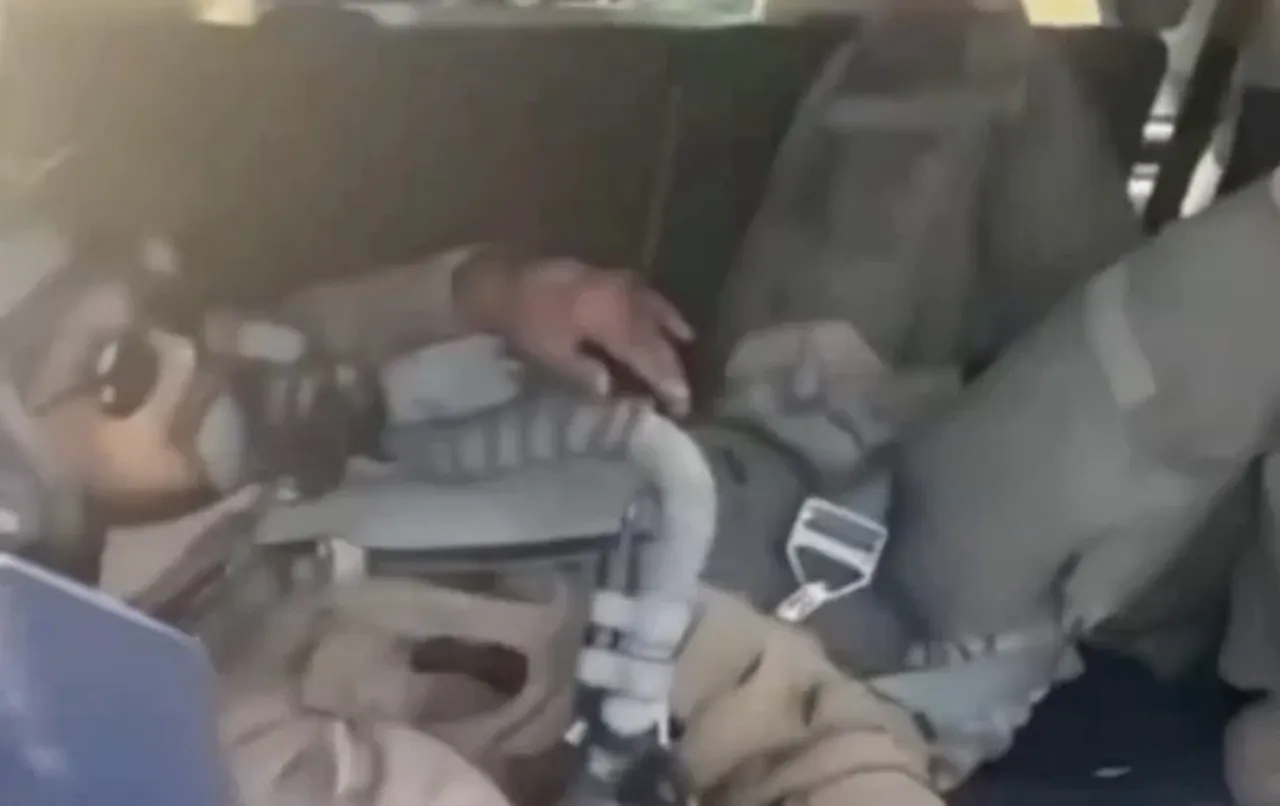 Düşen uçaktan sağ kurtulmuştu: ABD’li pilotun Kuveytlilerin önünde diz çöktüğü anlar gündem oldu