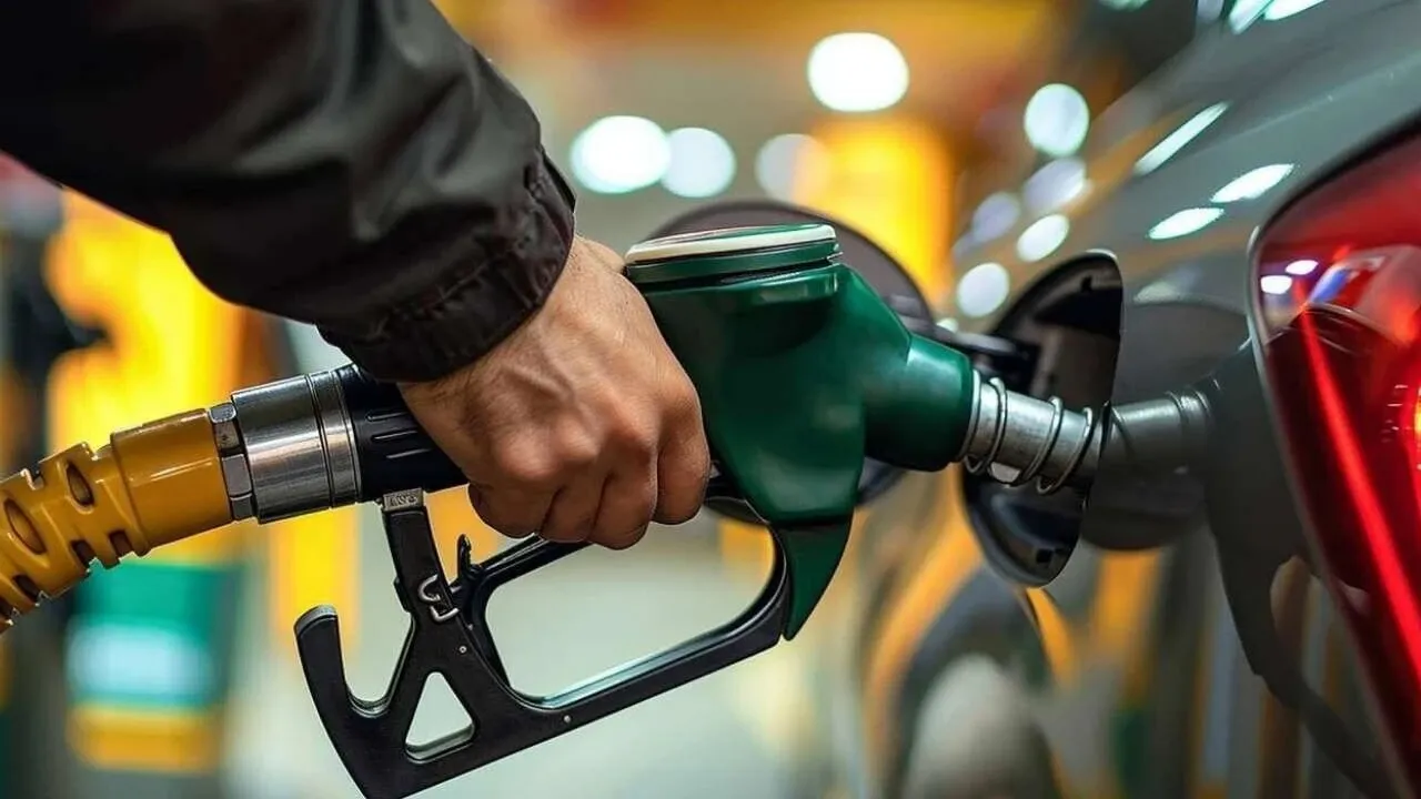 İran savaşı petrol piyasasını altüst etti! Motorine rekor zam geliyor