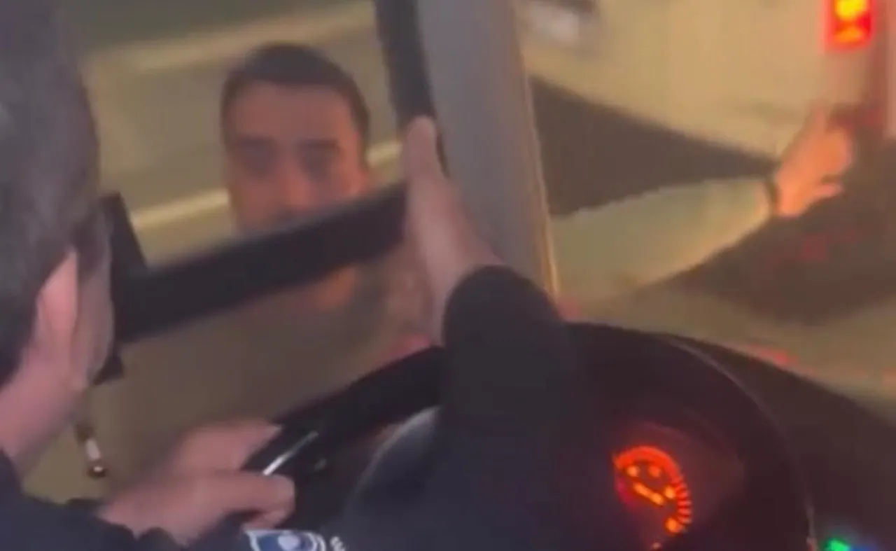 İzmir'de otobüsün önünü kesen magandaya rekor ceza! Hem ehliyeti gitti hem aracı