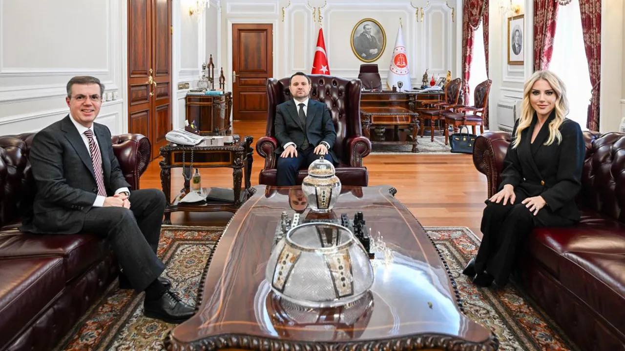 Kabinenin iki yeni ismine İhlas Medya'dan 'hayırlı olsun' ziyaretleri