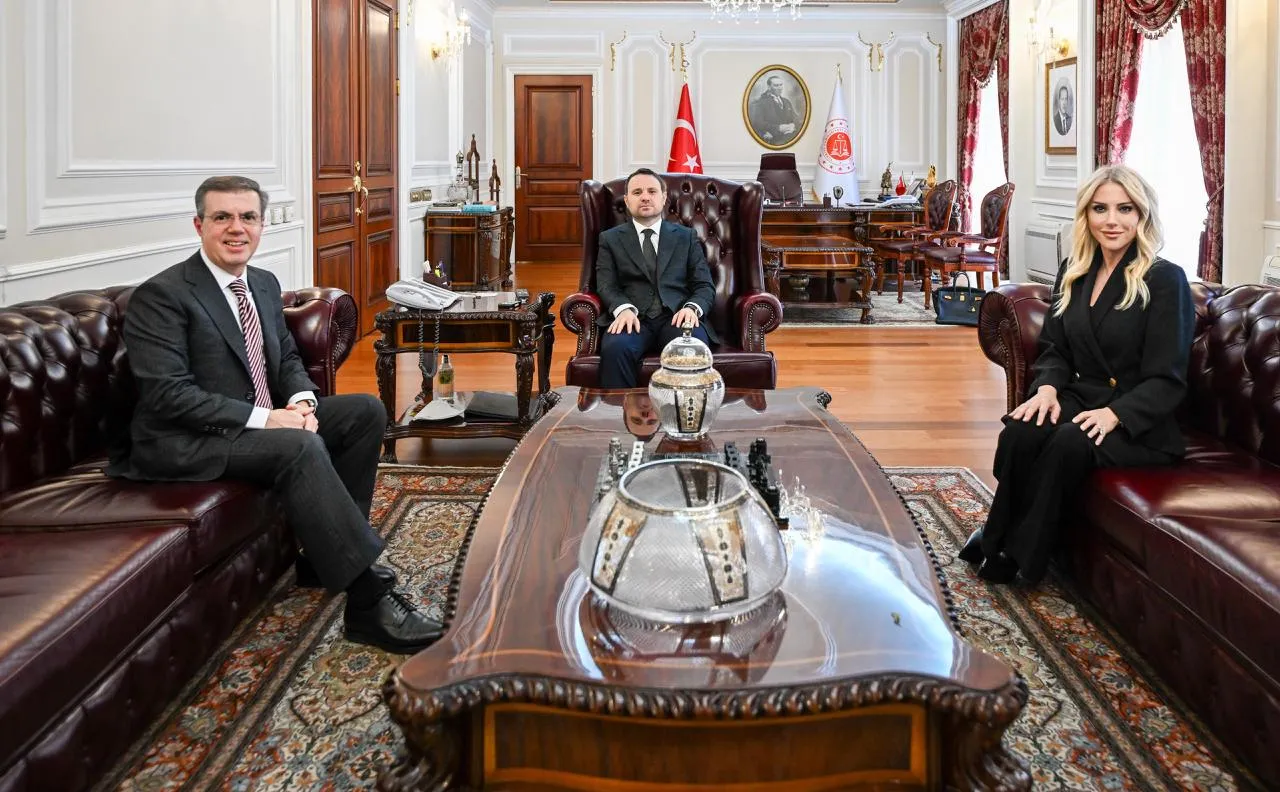 Kabinenin iki yeni ismine İhlas Medya'dan 'hayırlı olsun' ziyaretleri