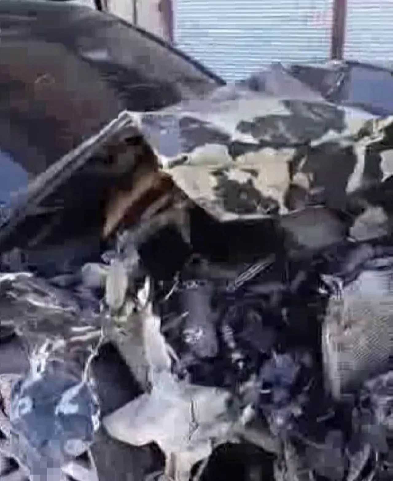 Park halindeki aracı hurdaya çevirdi! O anlar kamerada