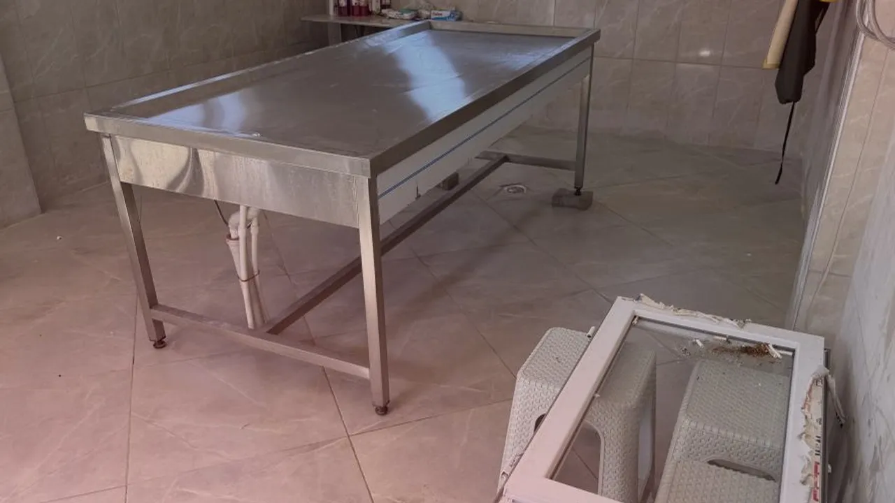 Pes dedirten hırsızlık! Gasilhaneden kefen çaldılar