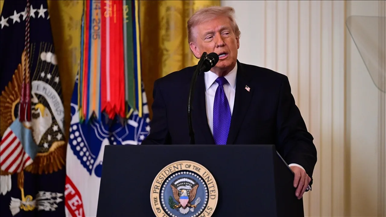 Trump'tan İran'ın 'kapatma' kararına karşı hamle: Hürmüz'deki gemileri koruyacağız