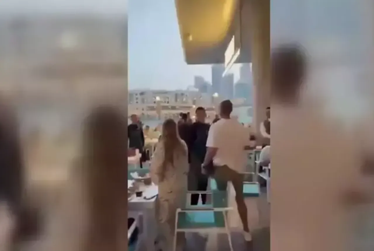 Turistler neye uğradığını şaşırdı! Dubaide füze paniği: İftar topunu saldırı sandılar