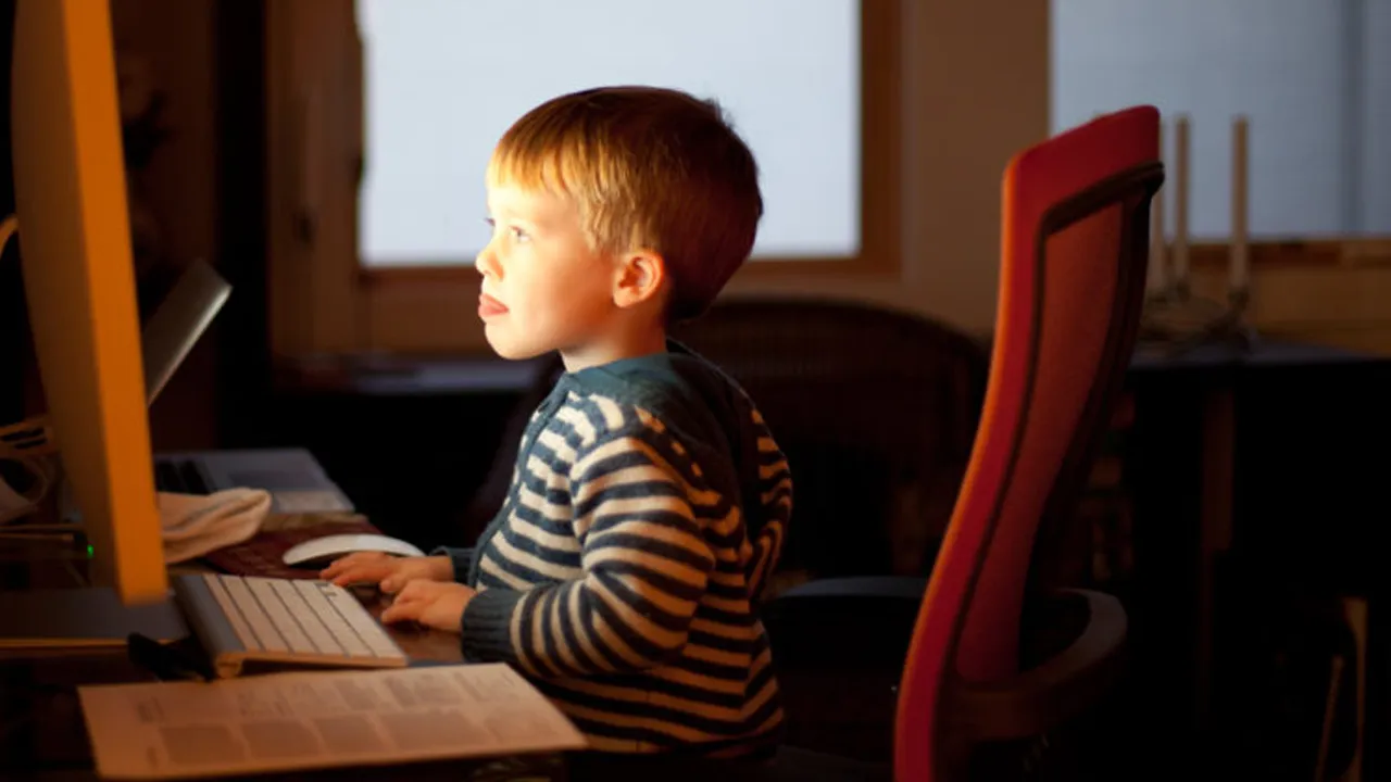 Uzmanından kritik uyarı: İlk 2 yıl ekrandan uzak tutun