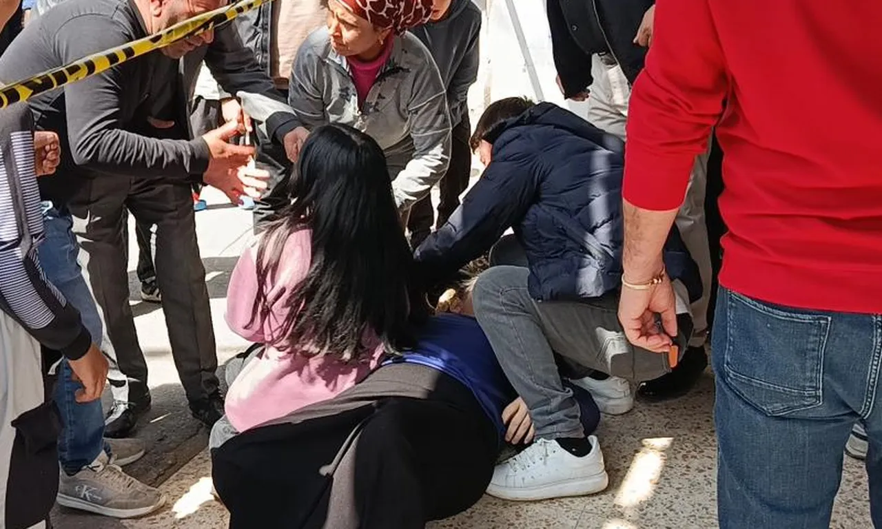 Cep telefonu bayisine kanlı saldırı: İş yeri sahibi öldürüldü