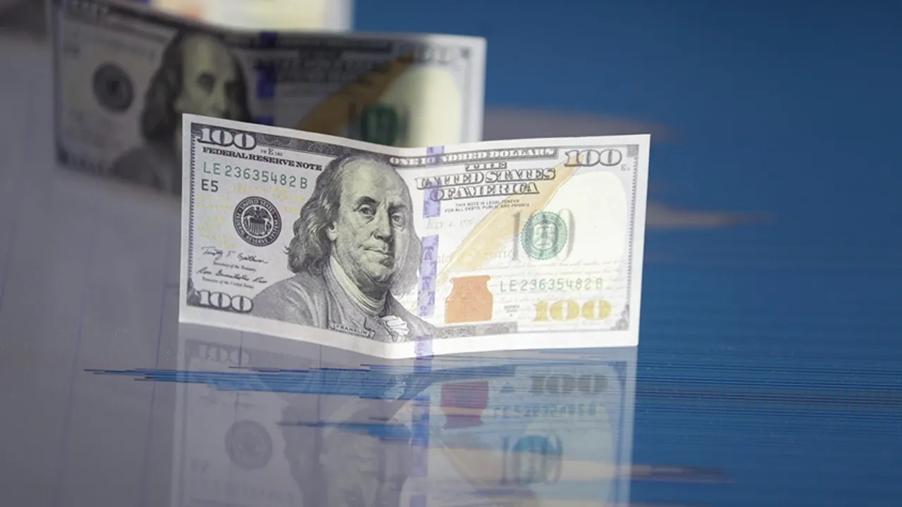 Dolar güçlenmeye devam ediyor! 10 ayın zirvesinde