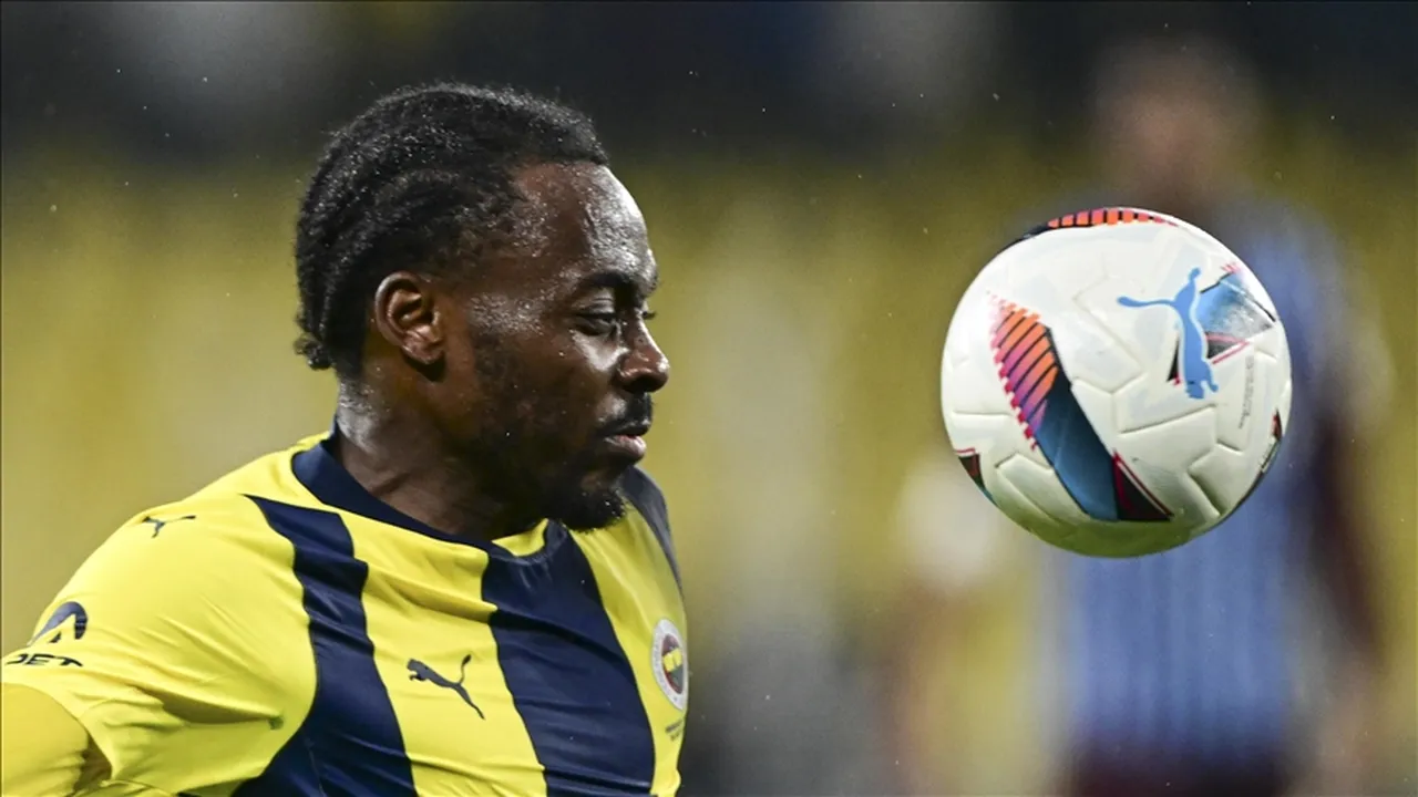 Bright Osayi-Samuel, 2021-2025 arasında Fenerbahçe forması giydi.