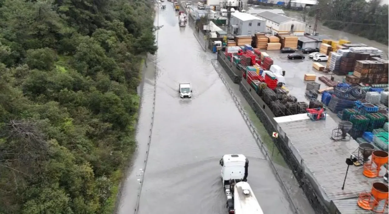 İstanbul'u sağanak vurdu!