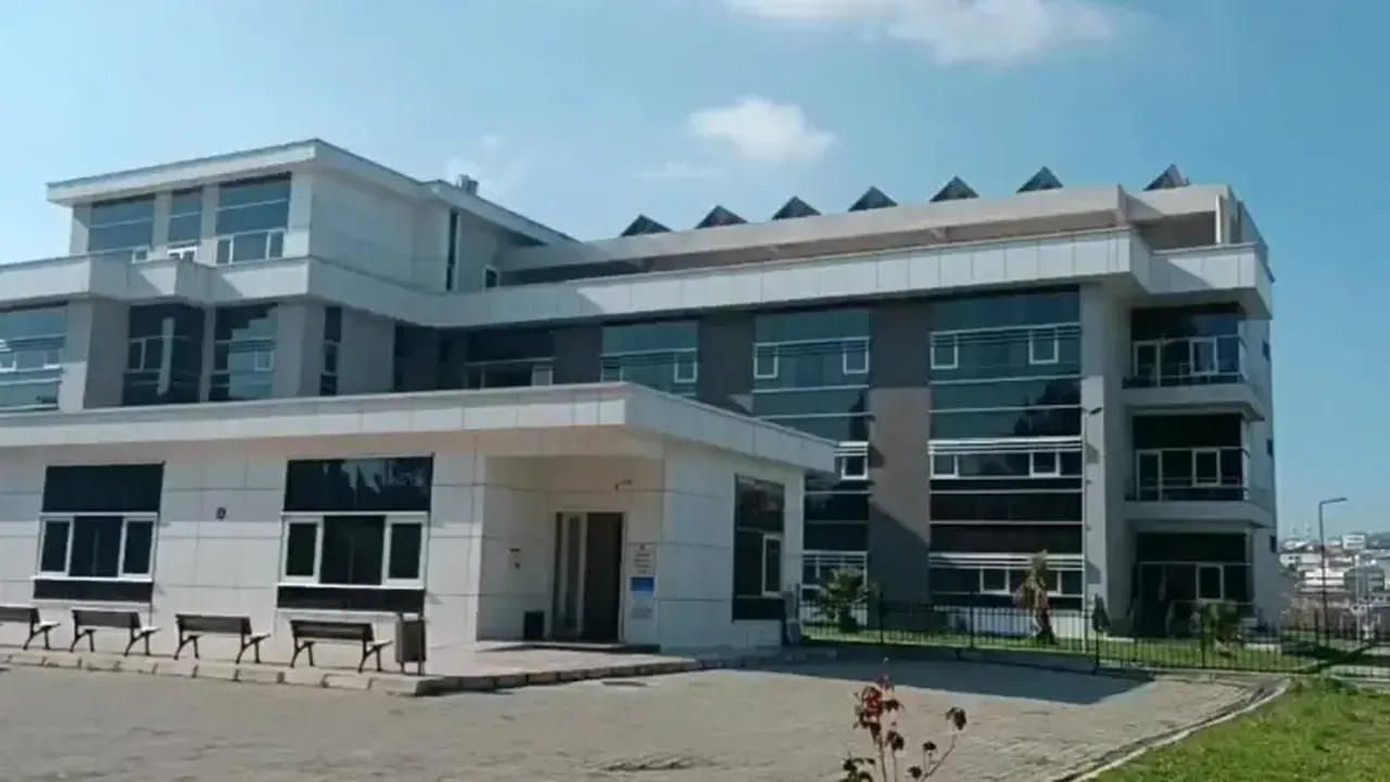 İzmir'de kan donduran manzara! Sahilde bulundu, kordonu bile kesilmemişti